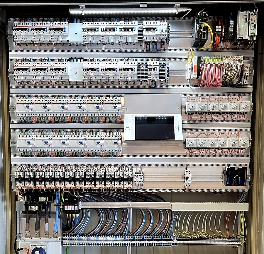 Weichenheizanlage Steuerungsschrank — Achermann & Co. AG